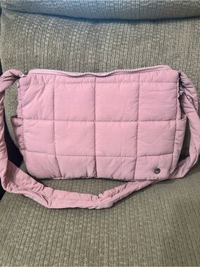 Quilted Shoulder Bag in Light Pink - Women